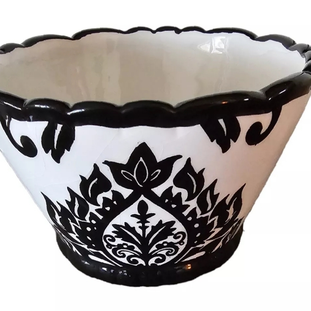 222 Fifth Black And White Damask Bowl set of 4